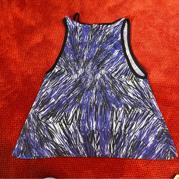 Zumba workout top size large - Picture 3 of 3